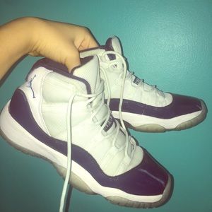 Jordan “midnight navy” 11